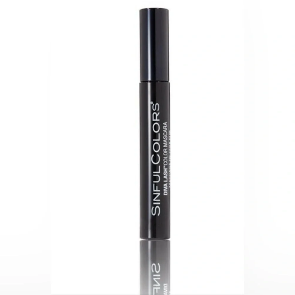 Black Diva Lash Mascara - Volumizing Black Mascara